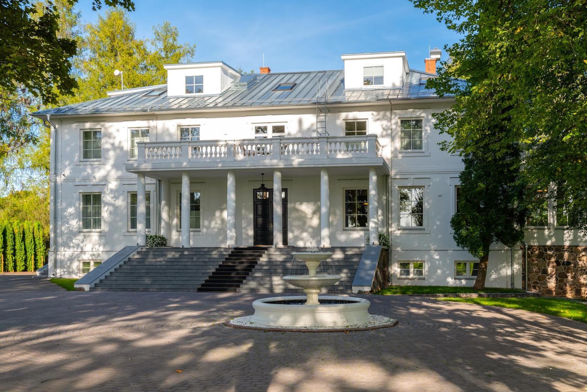 The Manor Sports & Spa Torva Exterior photo
