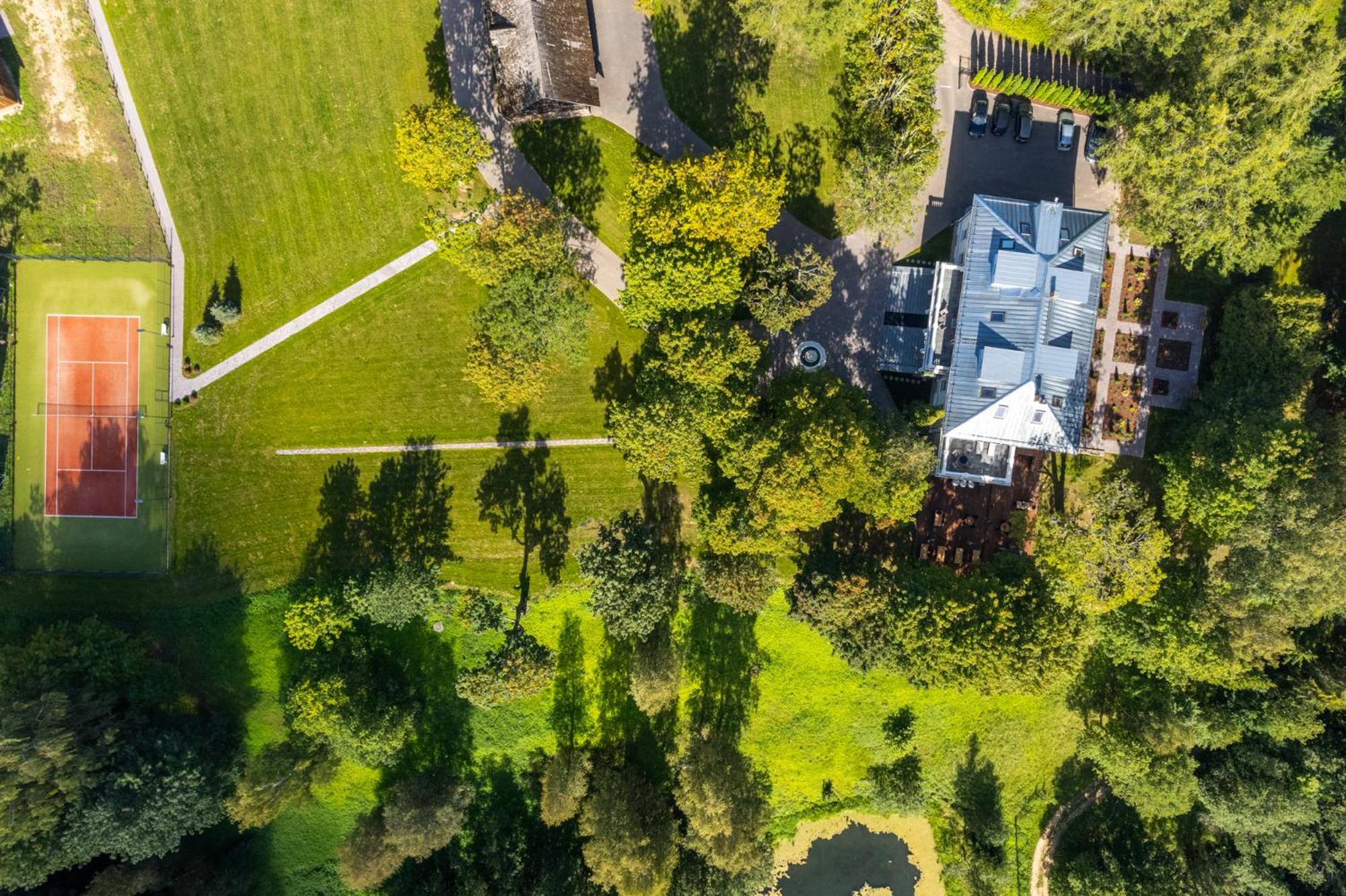 The Manor Sports & Spa Torva Exterior photo